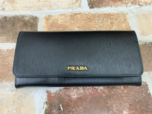 PRADAのVITELLOMOVE