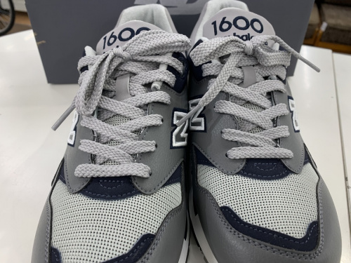 スニーカーのNEW BALANCE