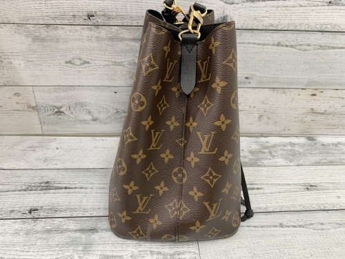 バッグのショルダーバッグ