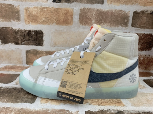 NIKE BLAZER MIDのメンズ