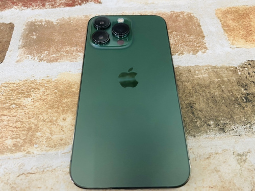 iPhone13 ProのApple