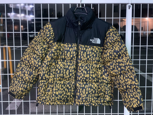 トップスのジャケット