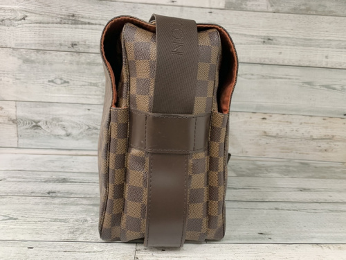 バッグのショルダーバッグ