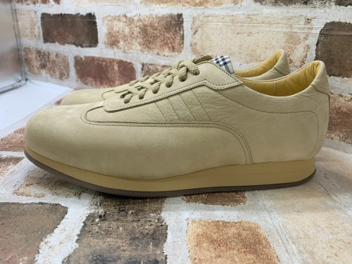スウェードスニーカーのBURBERRY LONDON