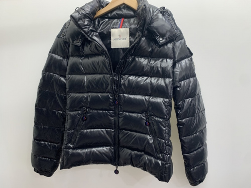 ダウンジャケットのMONCLER