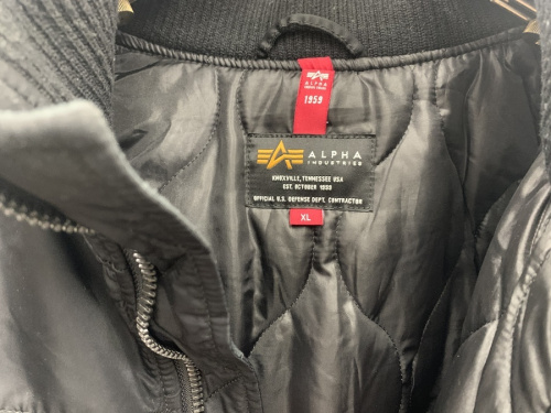 ジャケットのフーデットリブジャケット