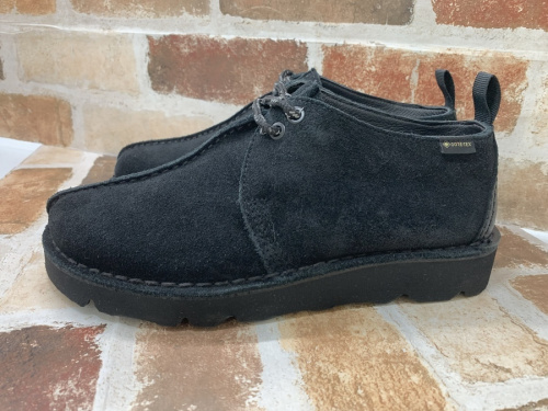CLARKSのブラック
