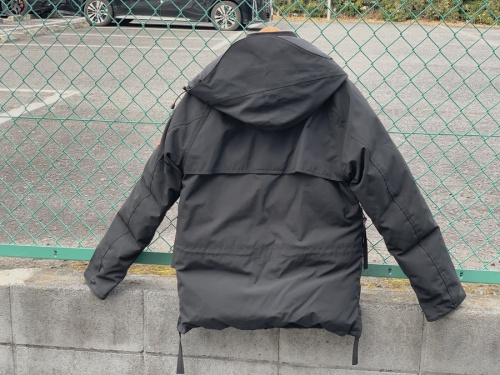 ジャケットのダウンジャケット