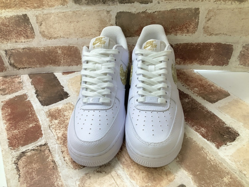 スニーカーのAIR FORCE 1 07 ESS PAISLEY
