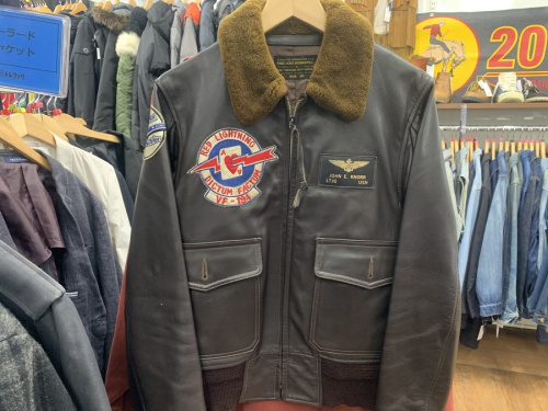 トップスのジャケット