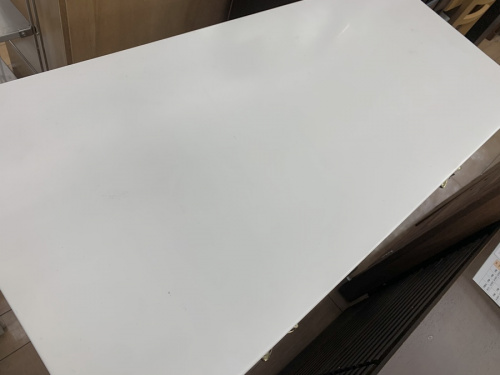 4段チェストのホワイト