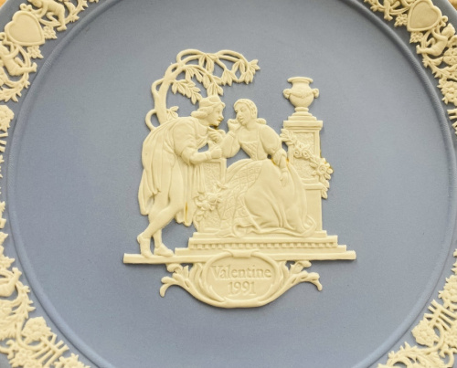 バレンタインプレートのWEDGWOOD