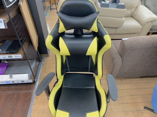 ゲームチェアのブラック×イエロー