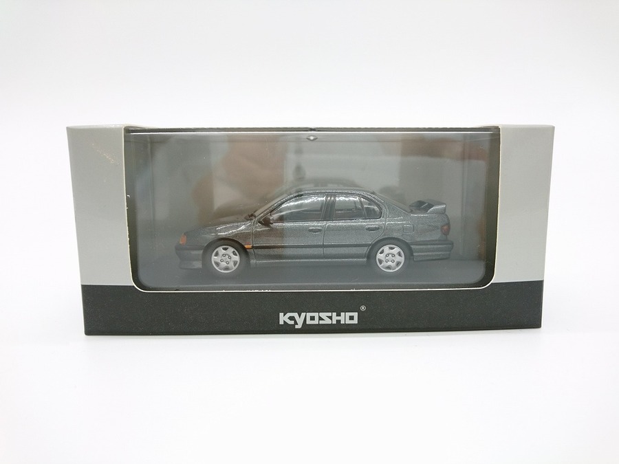 日産プリメーラ　ミニカー kidbox_ig1849