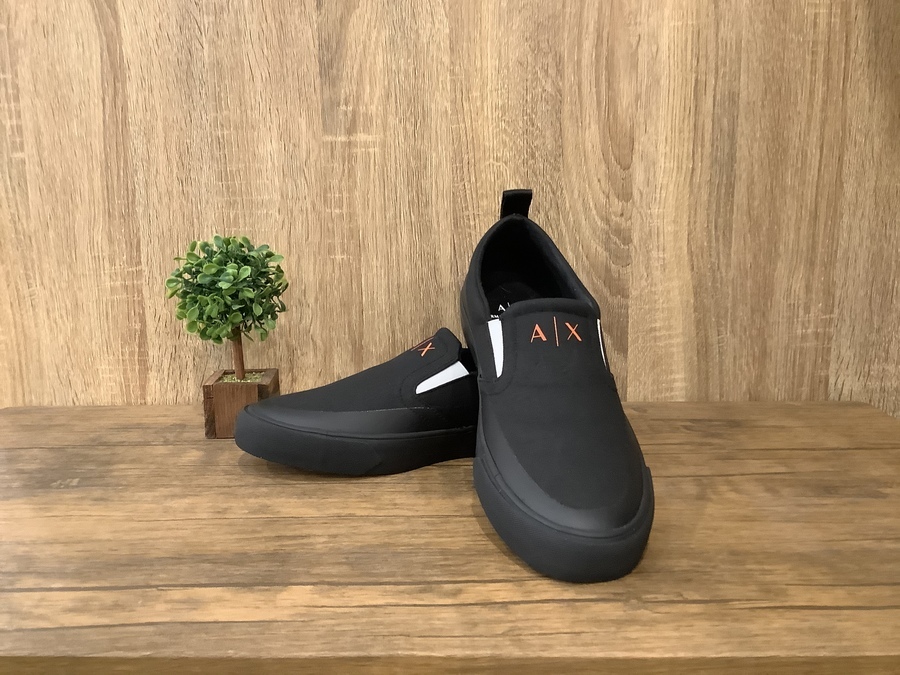 ARMANI EXCHANGRE(アルマーニ エクスチェンジ）のスリッポンが買取入荷 