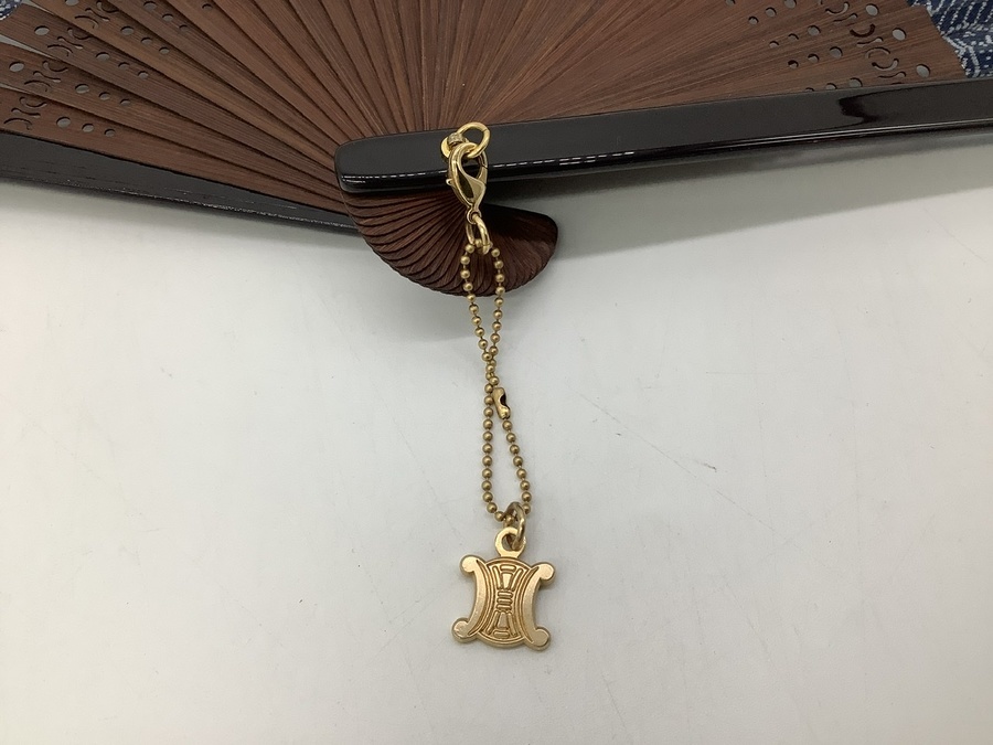 スマホで購入】CELINE(セリーヌ)マカダム柄扇子 が買取入荷致し スマホで購入】CELINE(セリーヌ)マカダム柄扇子 が買取入荷致し