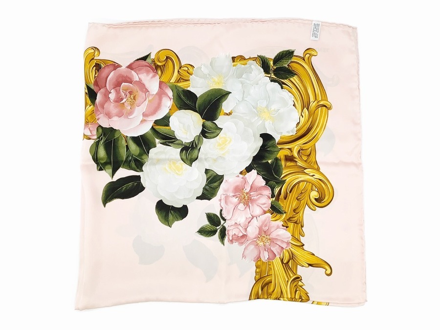 CHANEL シャネル　カメリア　花柄　シルク　スカーフ ヴィンテージ　90 CHANEL シャネル カメリア 花柄 シルク スカーフ ヴィンテージ