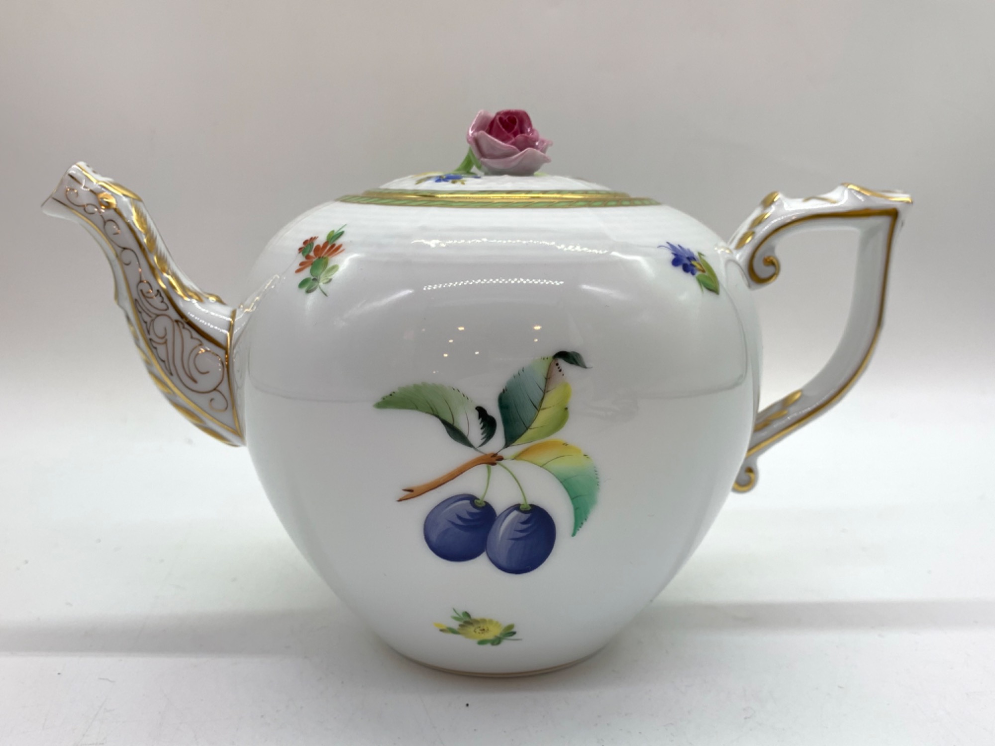 HERENDのフルーツエスキース（プルーン）シリーズが買取入荷致しました