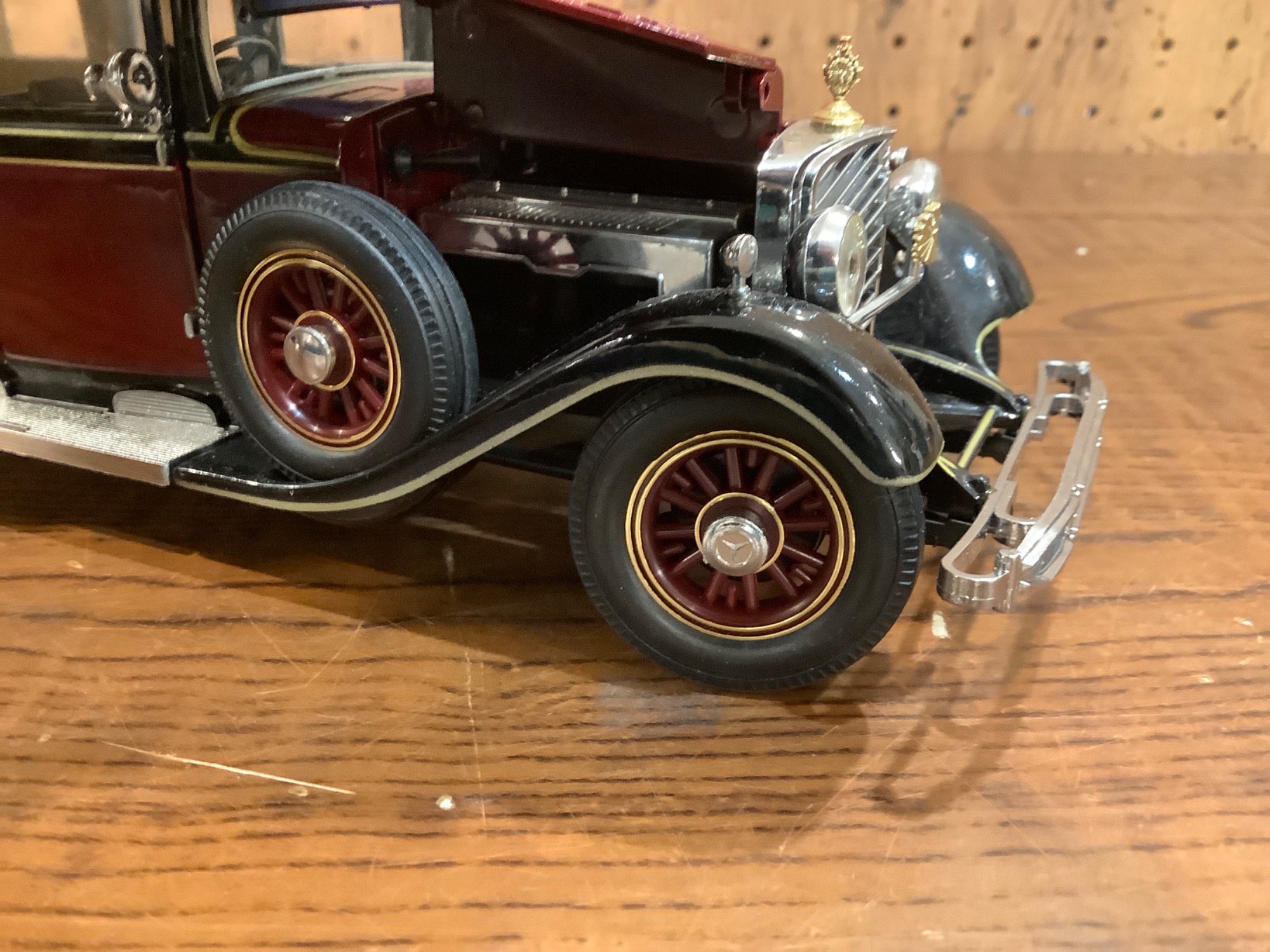 ミニカー 1/24スケール Mercedes-Benz Typ770 GroBer Mercedes