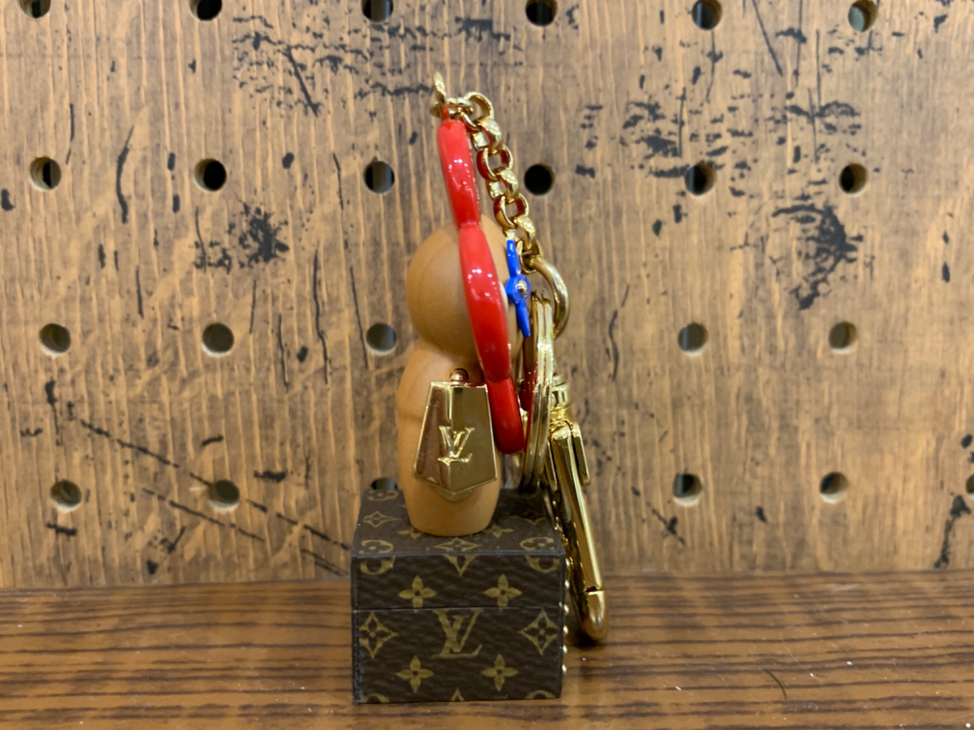 美品　LOUIS VUITTON ポルトワレ・シェンヌ・グローブ キーホルダー 12170185_1.jpg