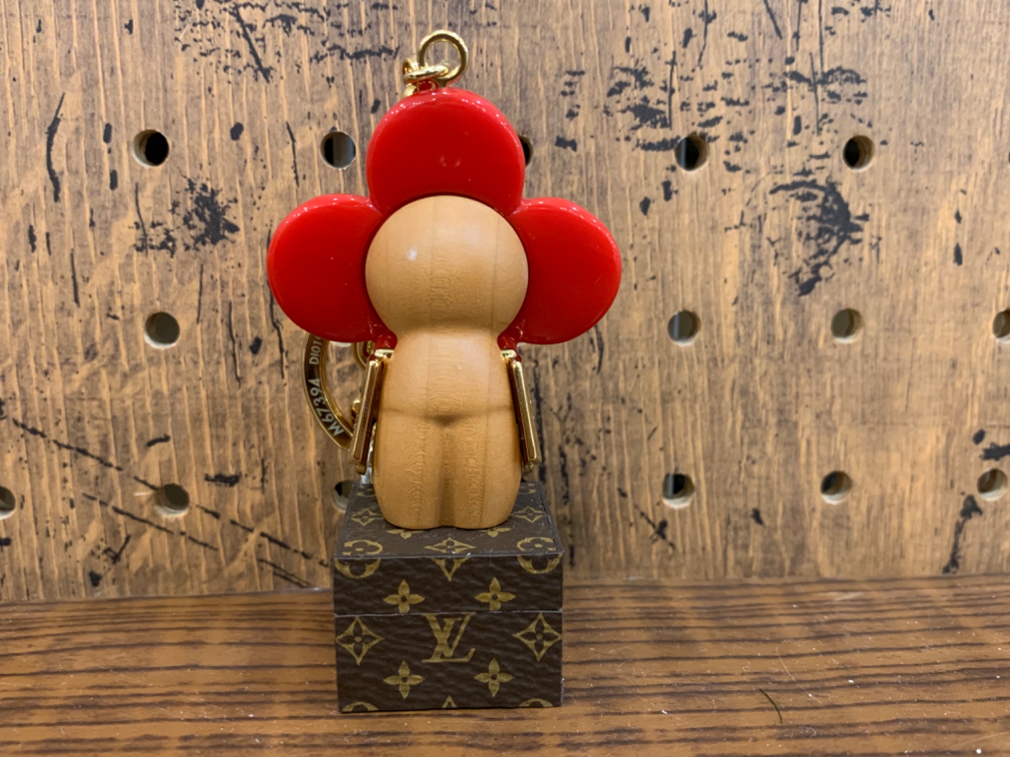 ルイヴィトン　ポルト クレ・イリュストレ ヴィヴィエンヌ LOUIS VUITTON(ルイヴィトン）キーホルダー ポルトクレ