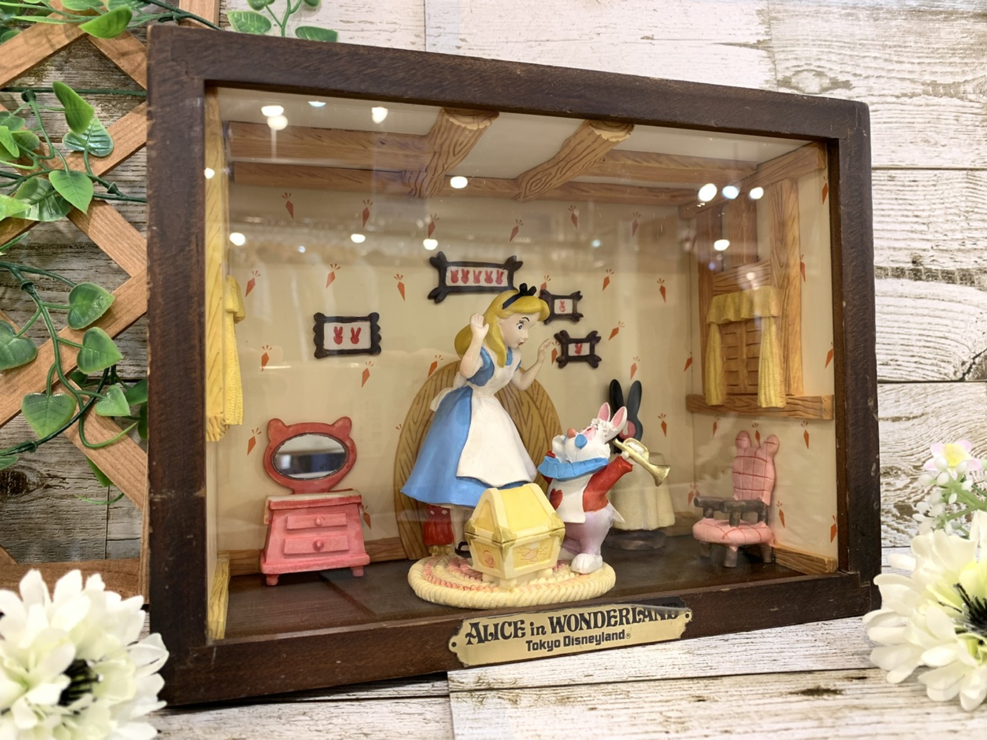 Disney(ディズニー)不思議の国のアリス(ALICE IN WONDER LAND)ジオラマ