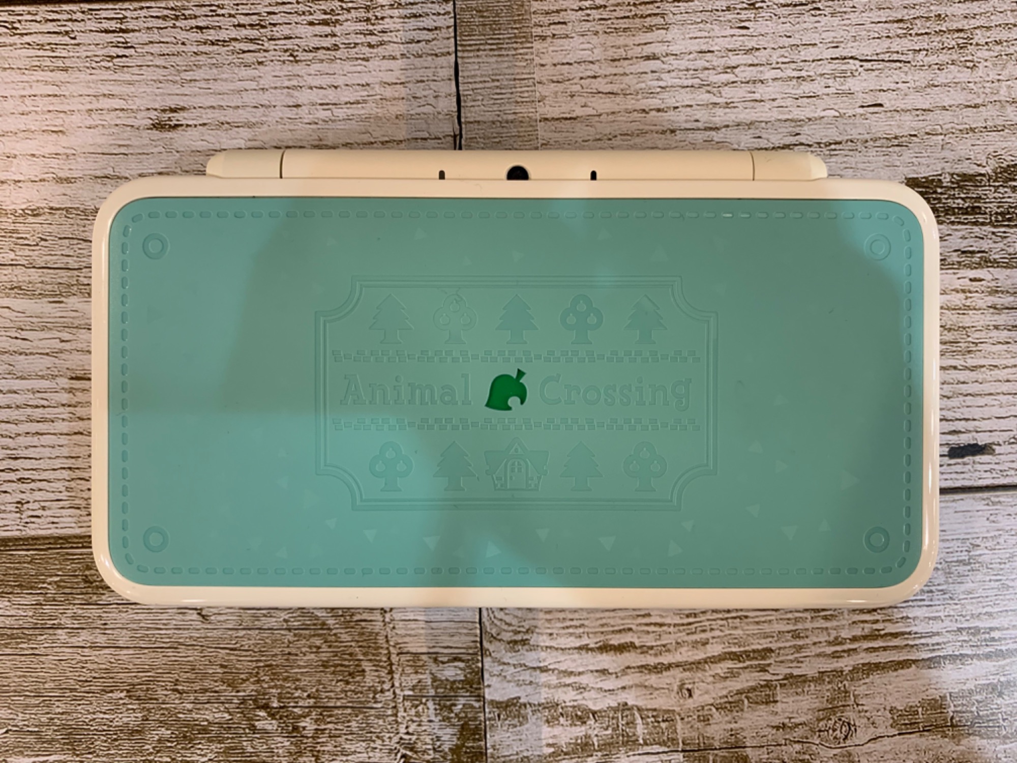 Nintendo 2DS LL とびだせどうぶつの森 amiibo＋パック（本体のみ）を