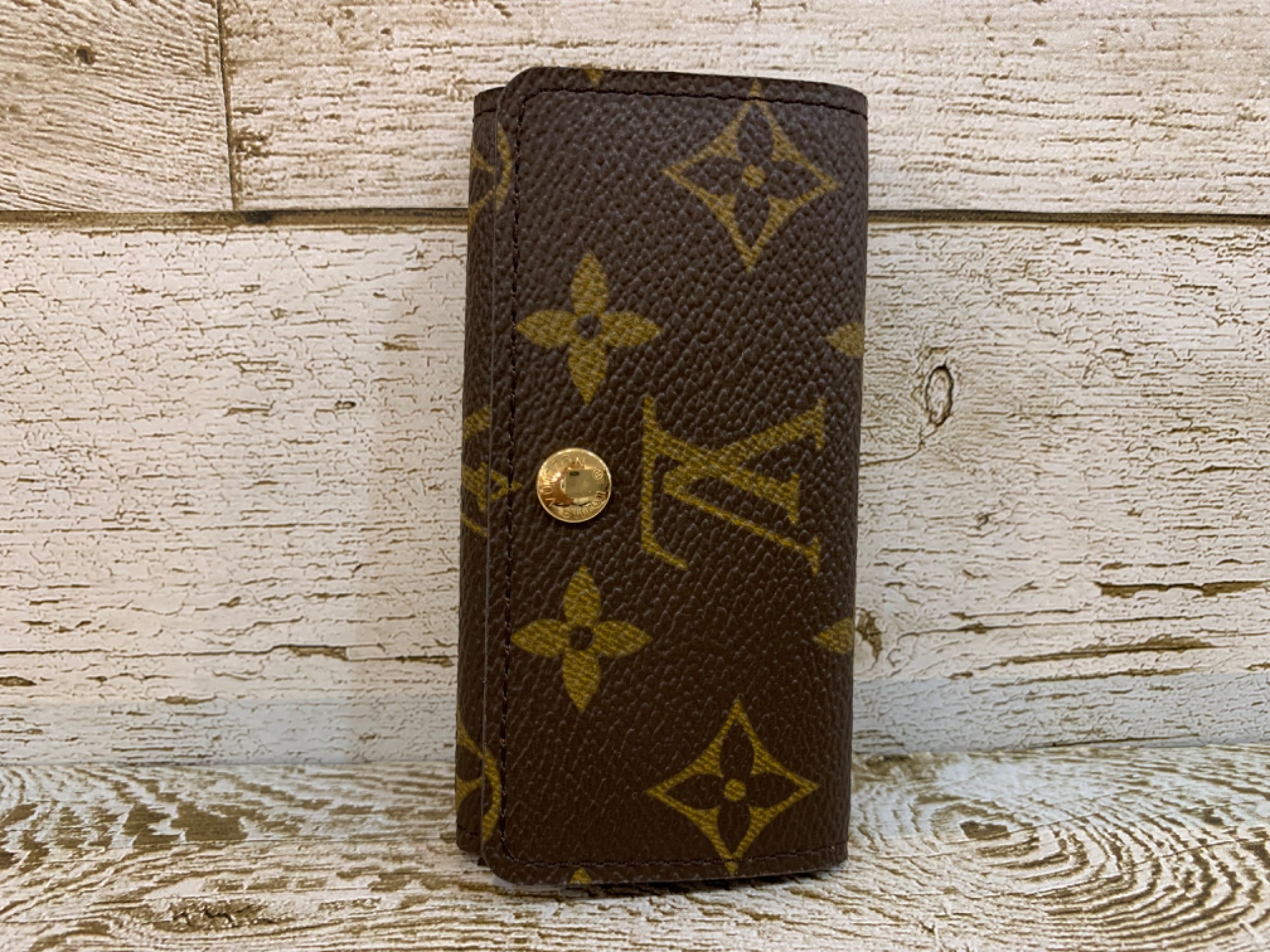 【美品】 Louis Vuitton ミュルティクレ Key Holder 4連 LOUIS VUITTON(ルイ・ヴィトン)の4連キーケース『ミュルティクレ