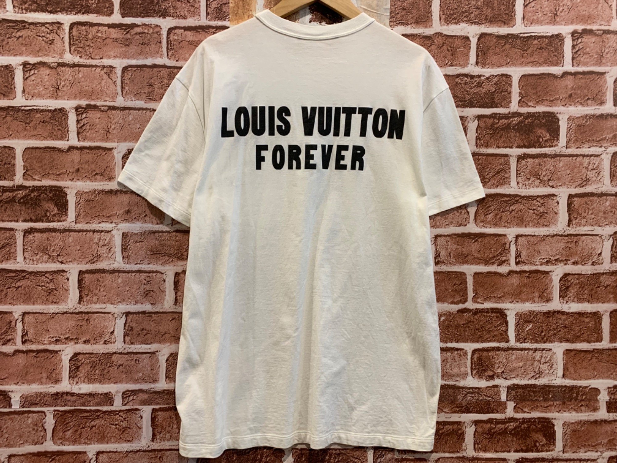 LOUIS VUITTON プリントロゴ Tシャツ 中古・古着通販】LOUIS VUITTON (ルイ ヴィトン) 反転ロゴプリントT
