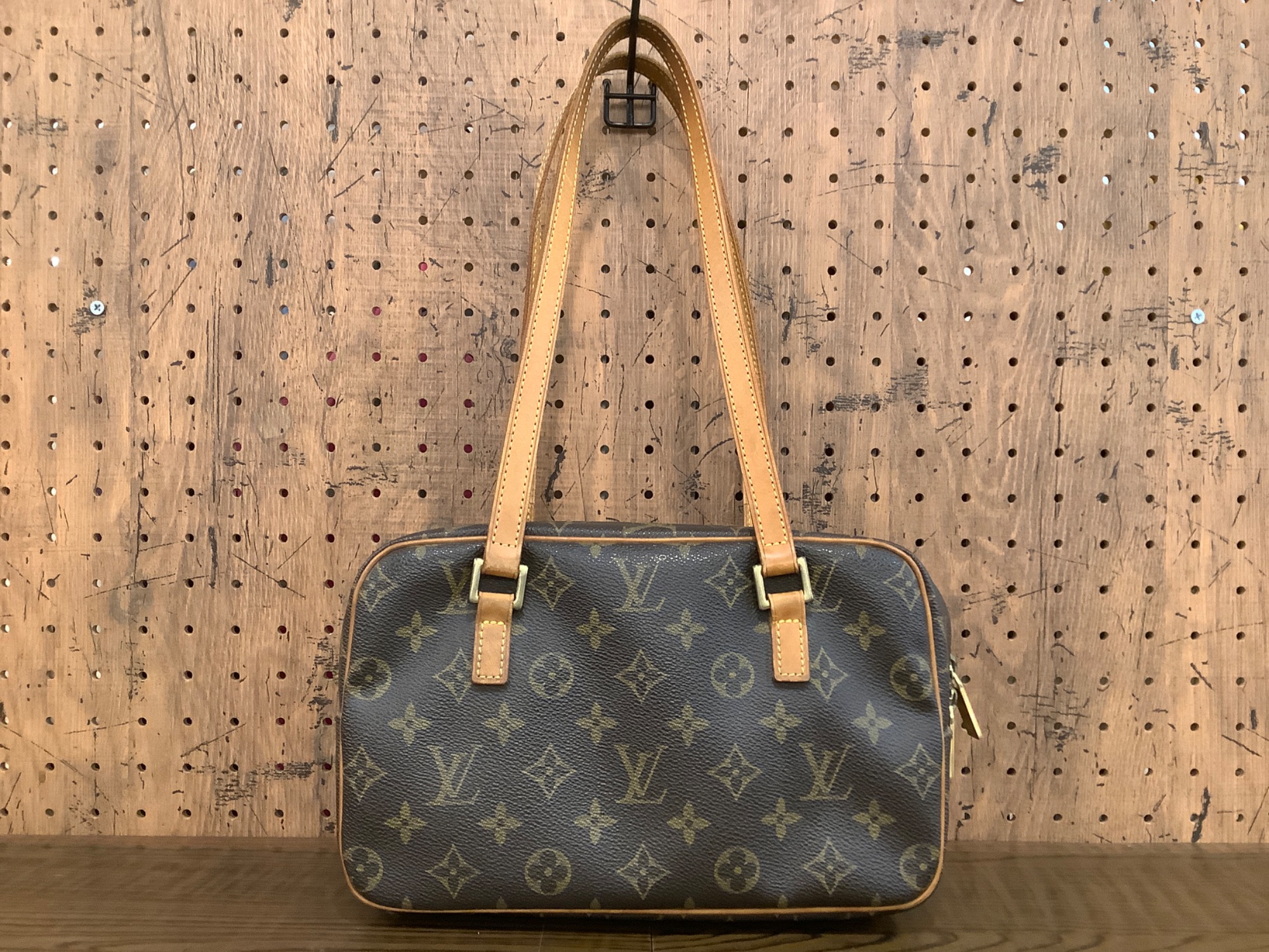 正規品 ルイヴィトン シテMM LOUIS VUITTON(ルイ・ヴィトン)のショルダーバッグ『シテMM』を買取