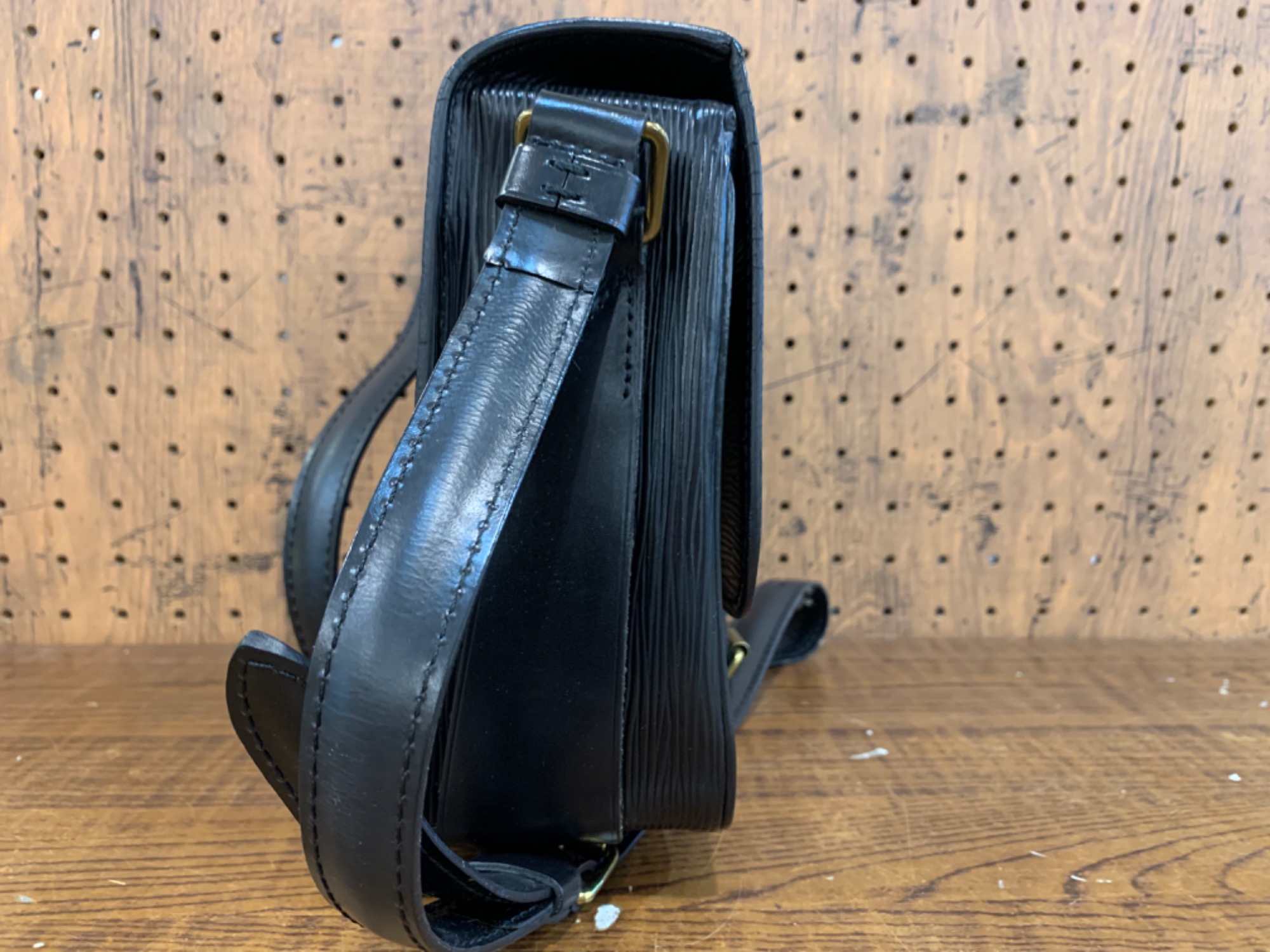 LOUIS VUITTON(ルイヴィトン）M52242 カルトシエール エピ ショルダー