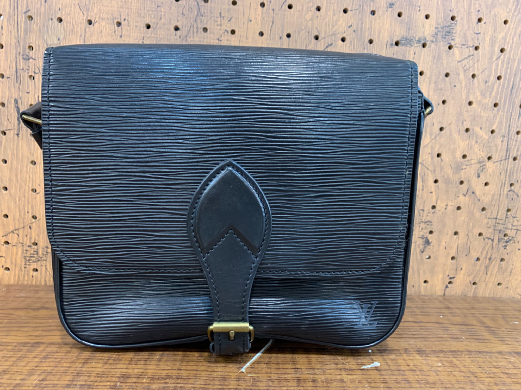 LOUIS VUITTON(ルイヴィトン）M52242 カルトシエール エピ ショルダー