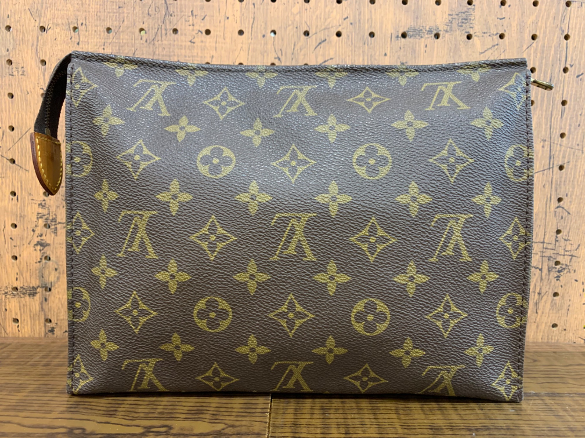 LOUIS VUITTON(ルイ・ヴィトン)のポシェットトワレット26を買取入荷