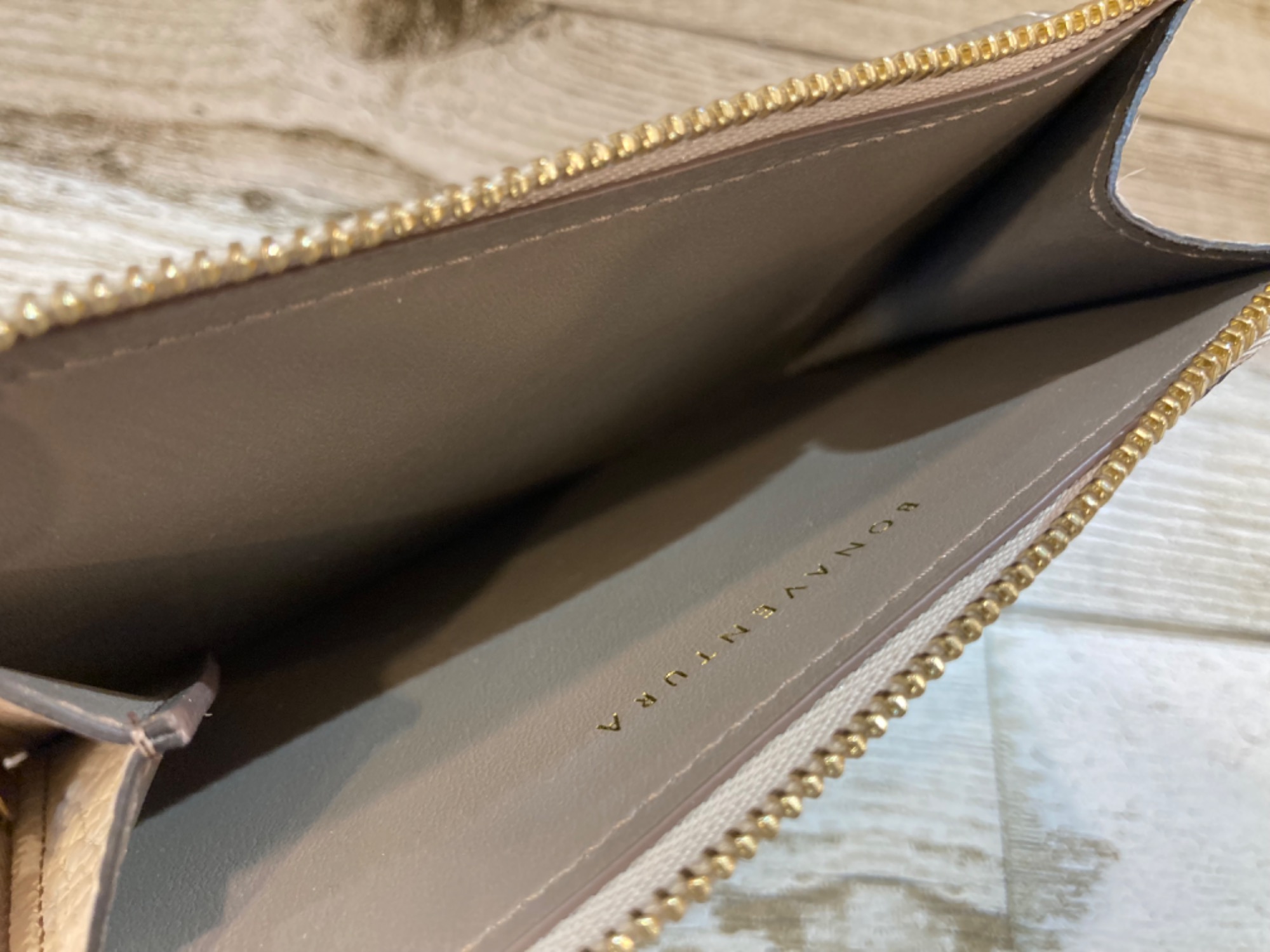 BONAVENTURA(ボナベンチュラ)のフラグメントケースを買取入荷致しまし