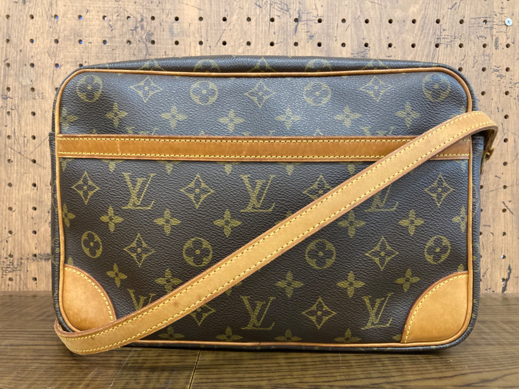 赤字処分ルイヴィトン モノグラム　ショルダーバッグ トロカデロ LOUIS VUITTON(ルイ・ヴィトン)のスクエアショルダーバッグ