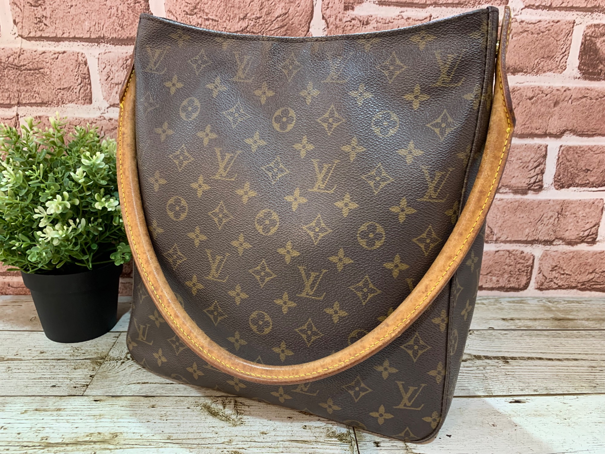 品質が LOUIS ルーピングGM ショルダーバッグ VUITTON(ルイヴィトン) バッグ