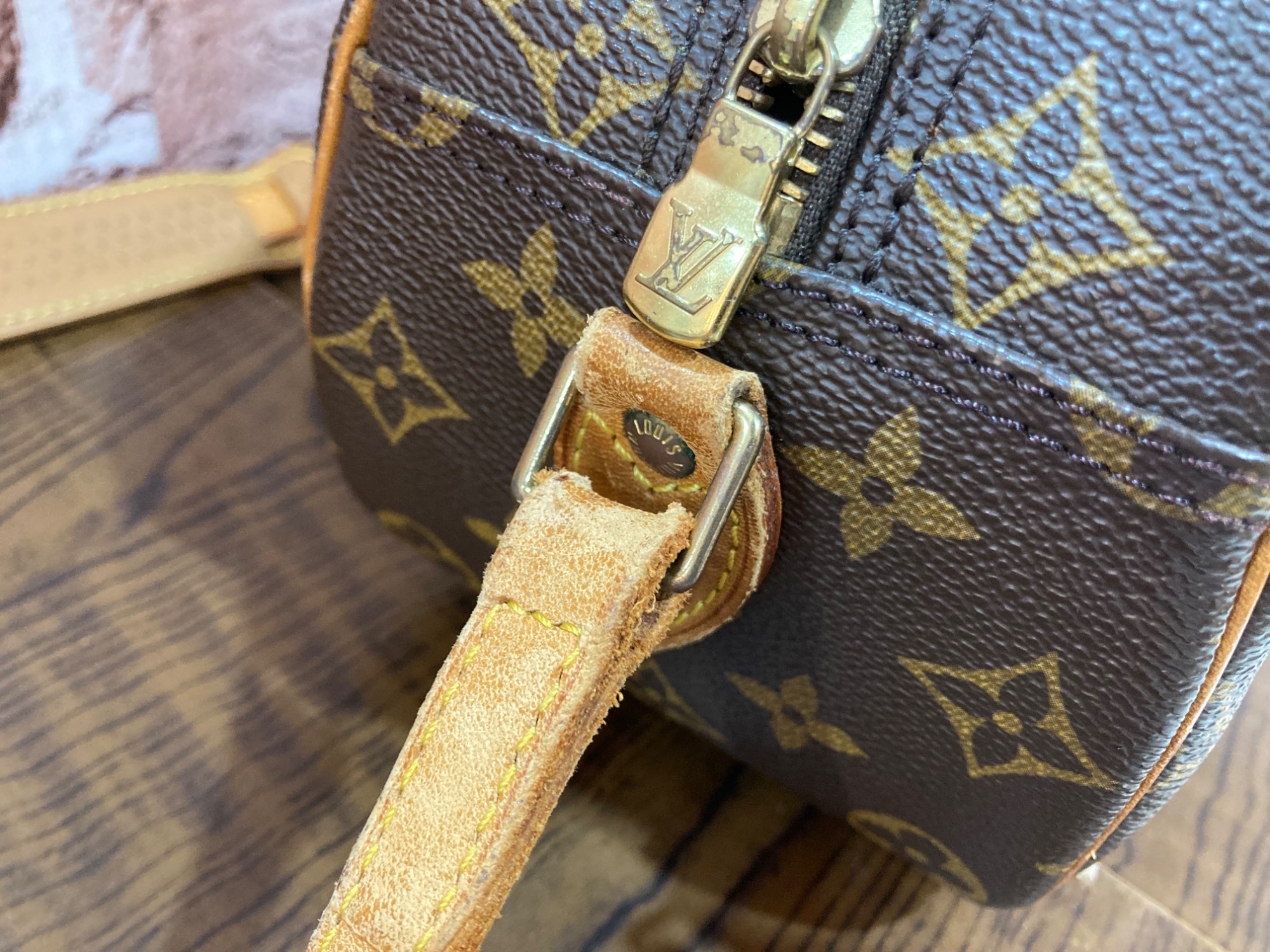 LOUIS VUITTON(ルイヴィトン）モノグラム ショルダーバッグ ブロワ