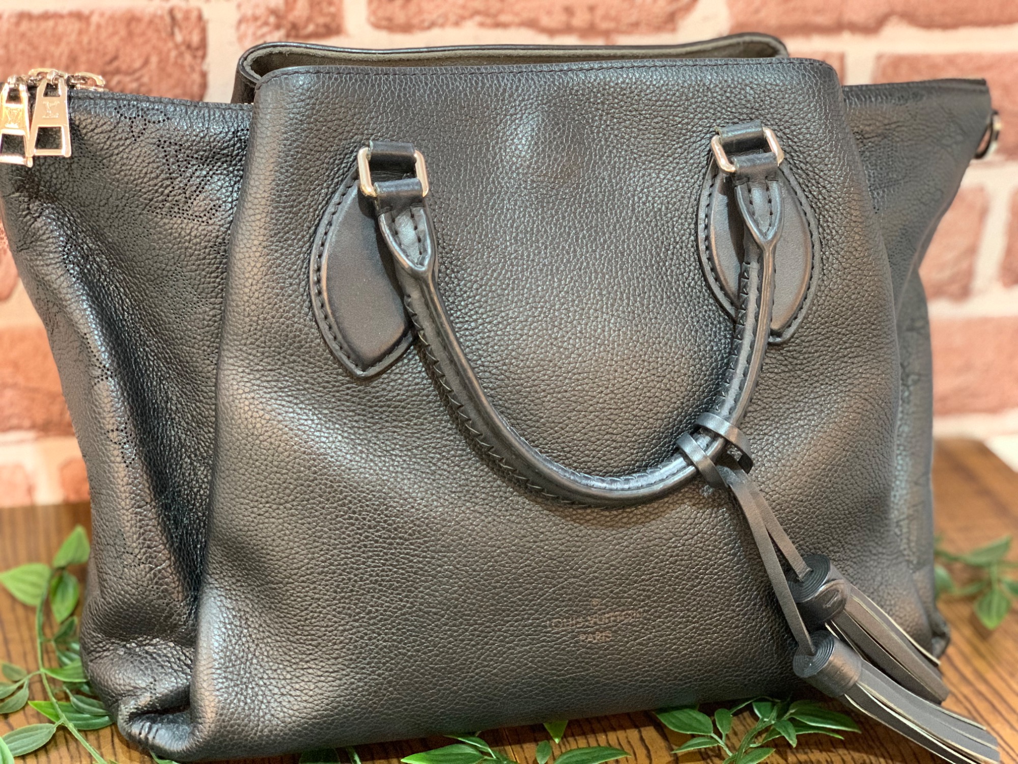 LOUIS VUITTON (ルイ ヴィトン) マヒナ オメア M55029