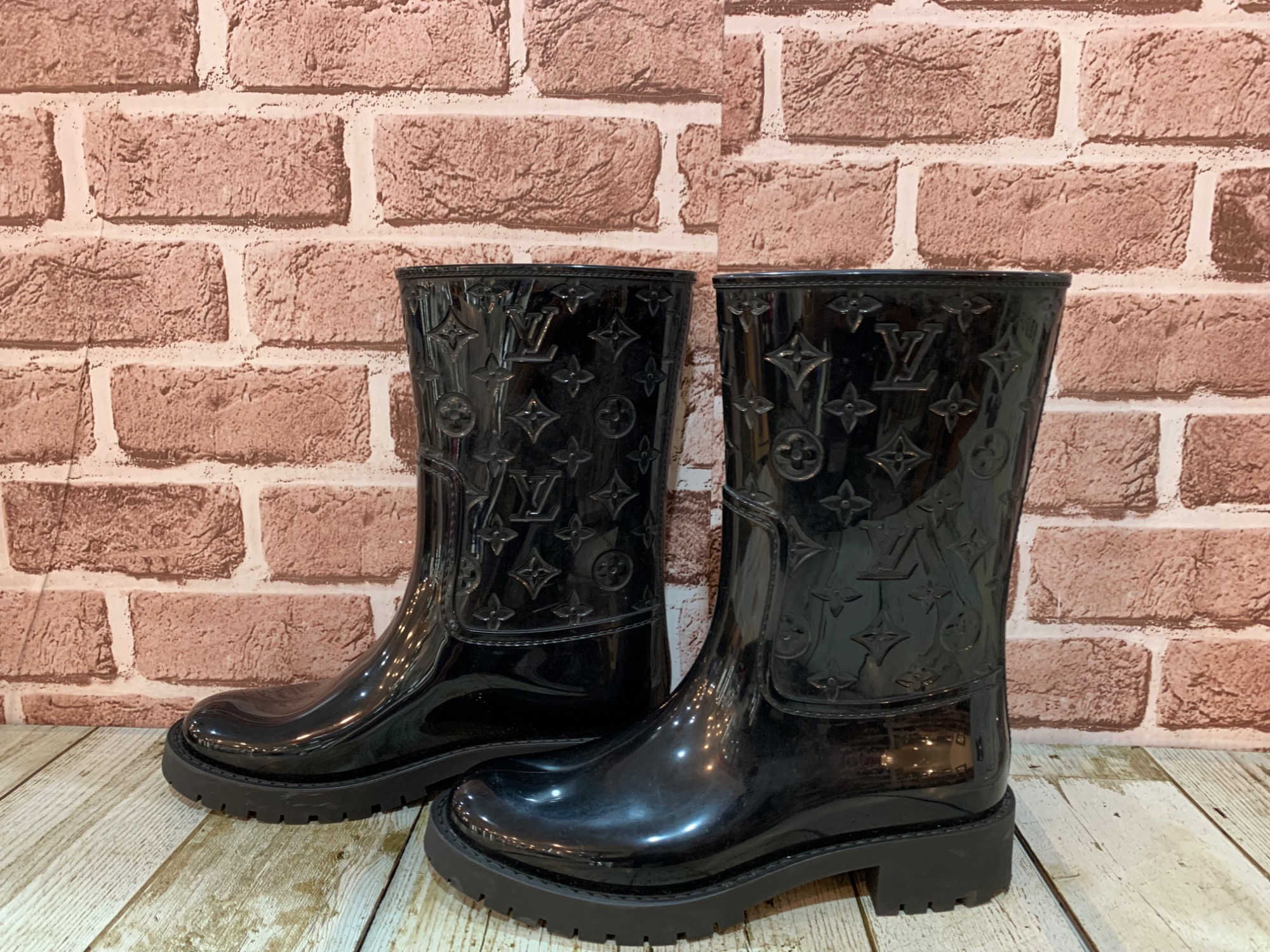 LOUIS VUITTON (ルイ ヴィトン) レインブーツ SIZE 38 買取入荷