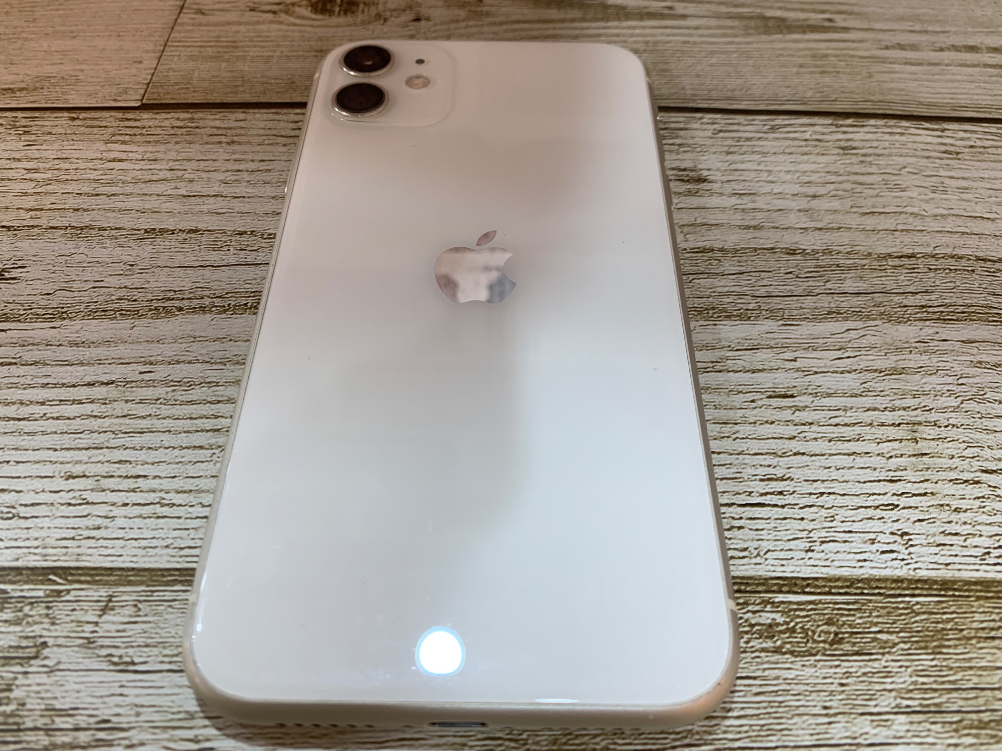 SoftBank Apple iPhone11 本体 ホワイト 64GB ムスビー｜iPhone11 64GB ホワイト SIMフリー ソフトバンク版