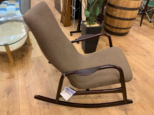 大塚家具(秋田木工)のロッキングチェアーNo.1が買取入荷致しまし