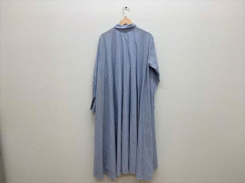 ブラウスの夏物