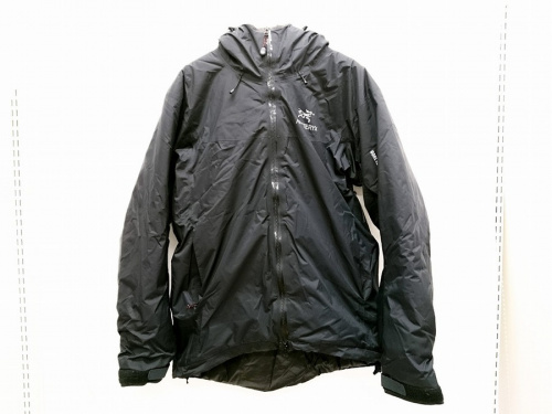 トップスのジャケット