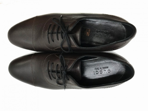 ビジネスシューズのレザー