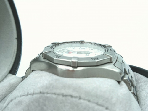 2000シリーズ　プロフェッショナルの横浜 時計