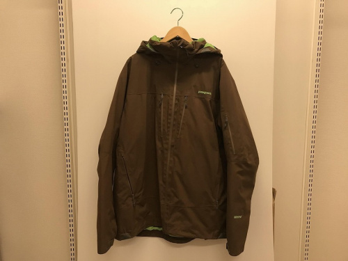 ジャケットのダウンジャケット