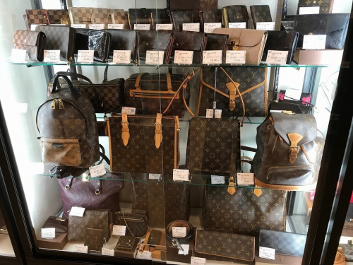 ブランド・ラグジュアリーのLOUIS VUITTON