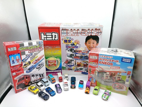 おもちゃのトミカ