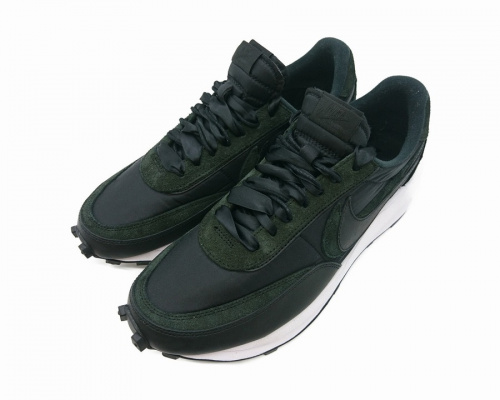 スニーカーのSACAI×NIKE
