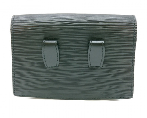 バッグのLOUIS VUITTON